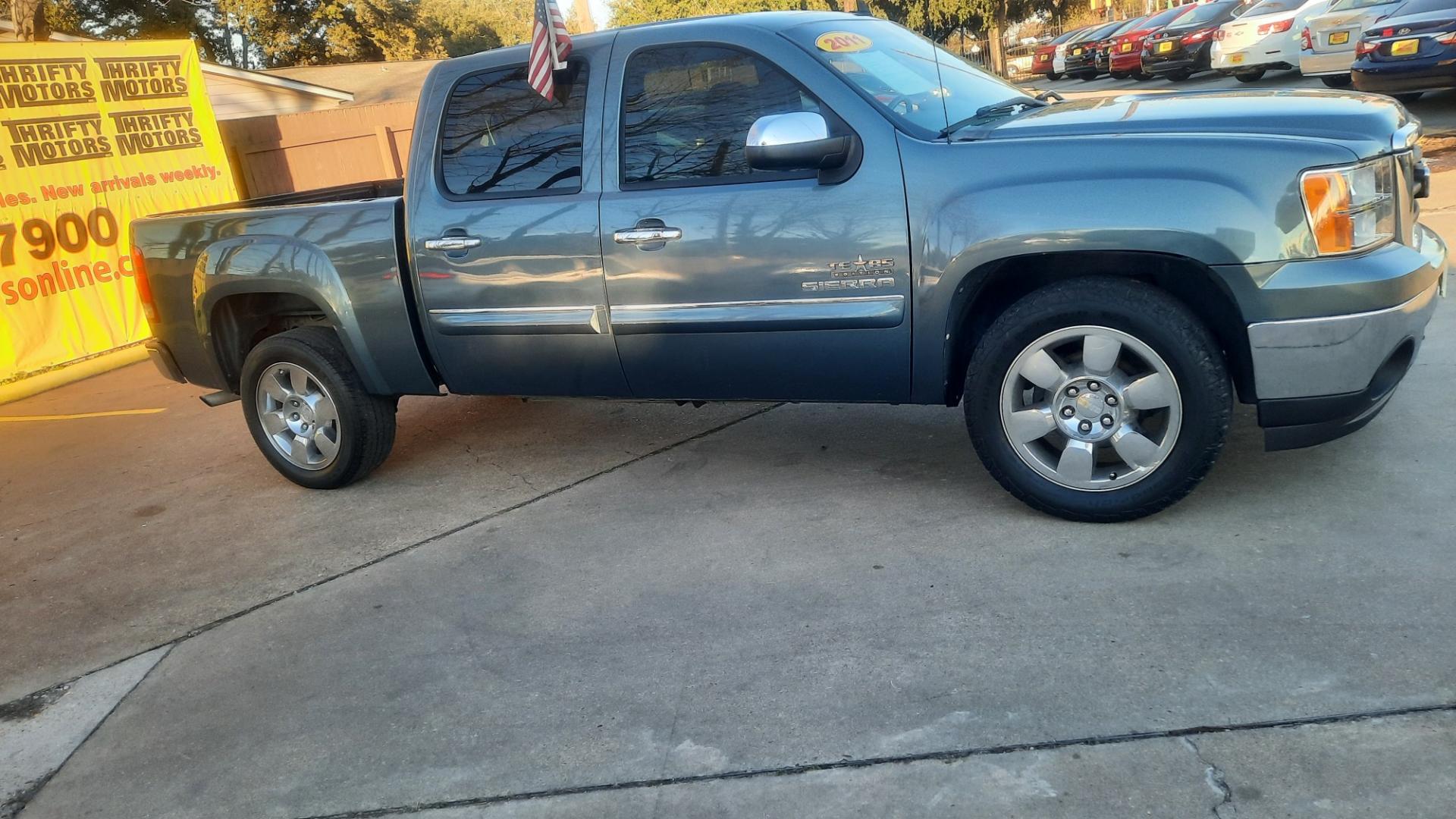 2011 GMC Sierra 1500 (3GTP1VE01BG) , located at 16710 Clay Rd., Houston, TX, 77084, (281) 859-7900, 29.834864, -95.656166 - Photo#2